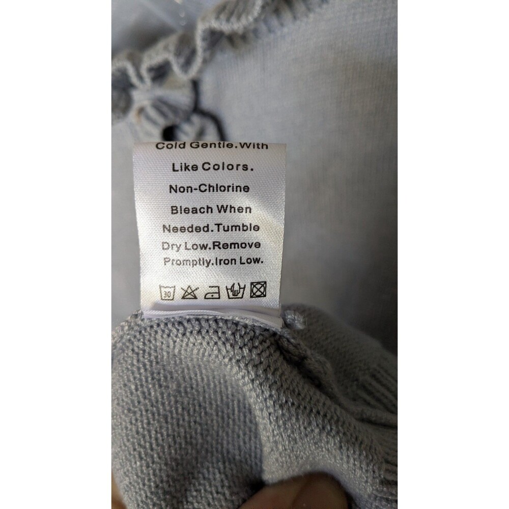 NWT Ruffled Button Henley Style Pullover Sweater Light Blue M - Picture 7 of 7